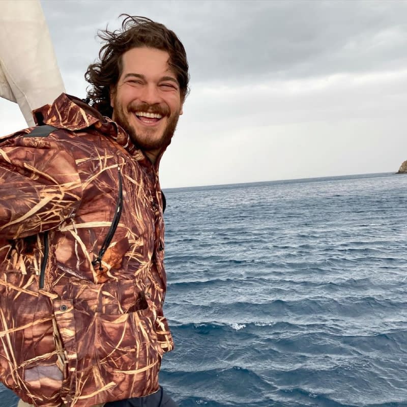 Çagatay Ulusoy es el protagonista de El sastre de Netflix