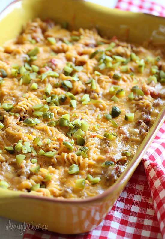 <strong>Get the <a href="http://www.skinnytaste.com/2013/03/cheeseburger-casserole.html" target="_blank">Cheeseburger Casserole recipe</a> by <a href="http://www.amazon.com/gp/product/0345536630/ref=as_li_ss_tl?ie=UTF8&camp=1789&creative=390957&creativeASIN=0345536630&linkCode=as2&tag=ginsweiwatrec-20%22%3EFrom%20Mama%27s%20Table%20to%20Mine:%20Everybody%27s%20Favorite%20Comfort%20Foods%20at%20350%20Calories%20or%20Less%3C/a%3E%3Cimg%20src=%22http://www.assoc-amazon.com/e/ir?t=ginsweiwatrec-20&l=as2&o=1&a=0345536630%22%20width=%221%22%20height=%221%22%20border=%220%22%20alt=%22%22%20style=%22border:none%20%21important;%20margin:0px%20%21important;%22%20/%3E" target="_blank"><em>From Mama's Table To Mine</em></a>, via Skinny Taste</strong>