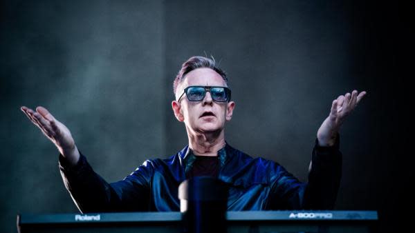 Andy Fletcher en un concierto con Depeche Modo (Créditos: Lainformación).