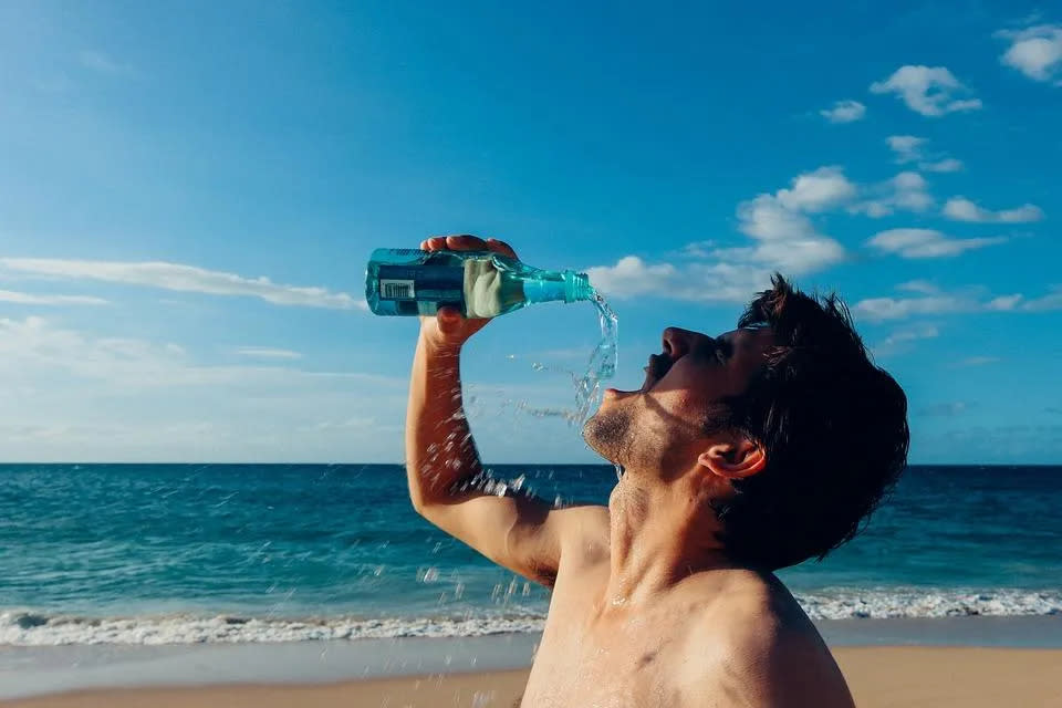 <strong>患者每天竟喝高達8公升的水「才會感到快樂」。（圖／pixabay）</strong>