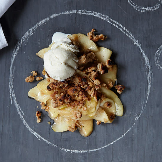Apple Crisp with Granola Topping