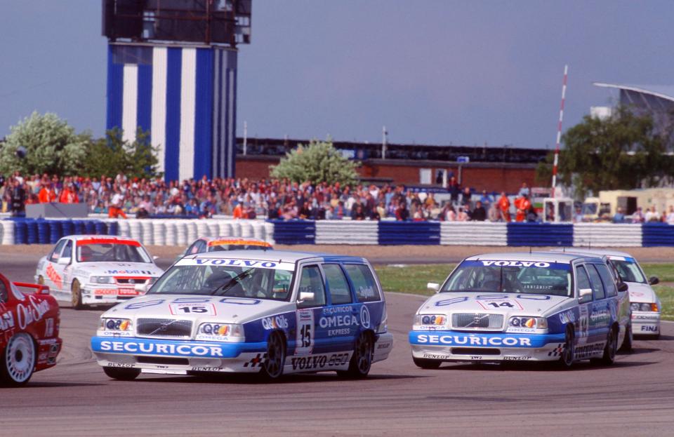 143337_The_Volvo_850_Estate_in_the_1994_BTCC.jpg