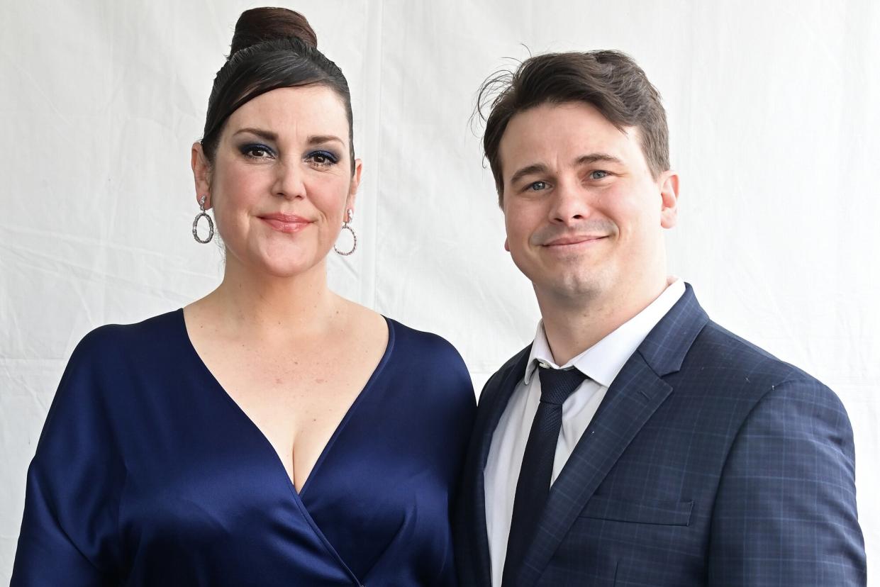 Melanie Lynskey and Jason Ritter attend the 2023 Film Independent Spirit Awards on March 04, 2023 in Santa Monica, California.