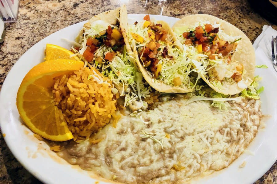 <b>Photo: bijou n./<a href="https://yelp.com/biz_photos/los-compadres-long-beach?utm_campaign=96e1fdd1-65ee-447f-854b-58f6585e0a9c%2Ca4159b80-a895-47af-a3f7-0e31aa79a991&utm_medium=81024472-a80c-4266-a0e5-a3bf8775daa7" rel="nofollow noopener" target="_blank" data-ylk="slk:Yelp;elm:context_link;itc:0;sec:content-canvas" class="link ">Yelp</a></b>