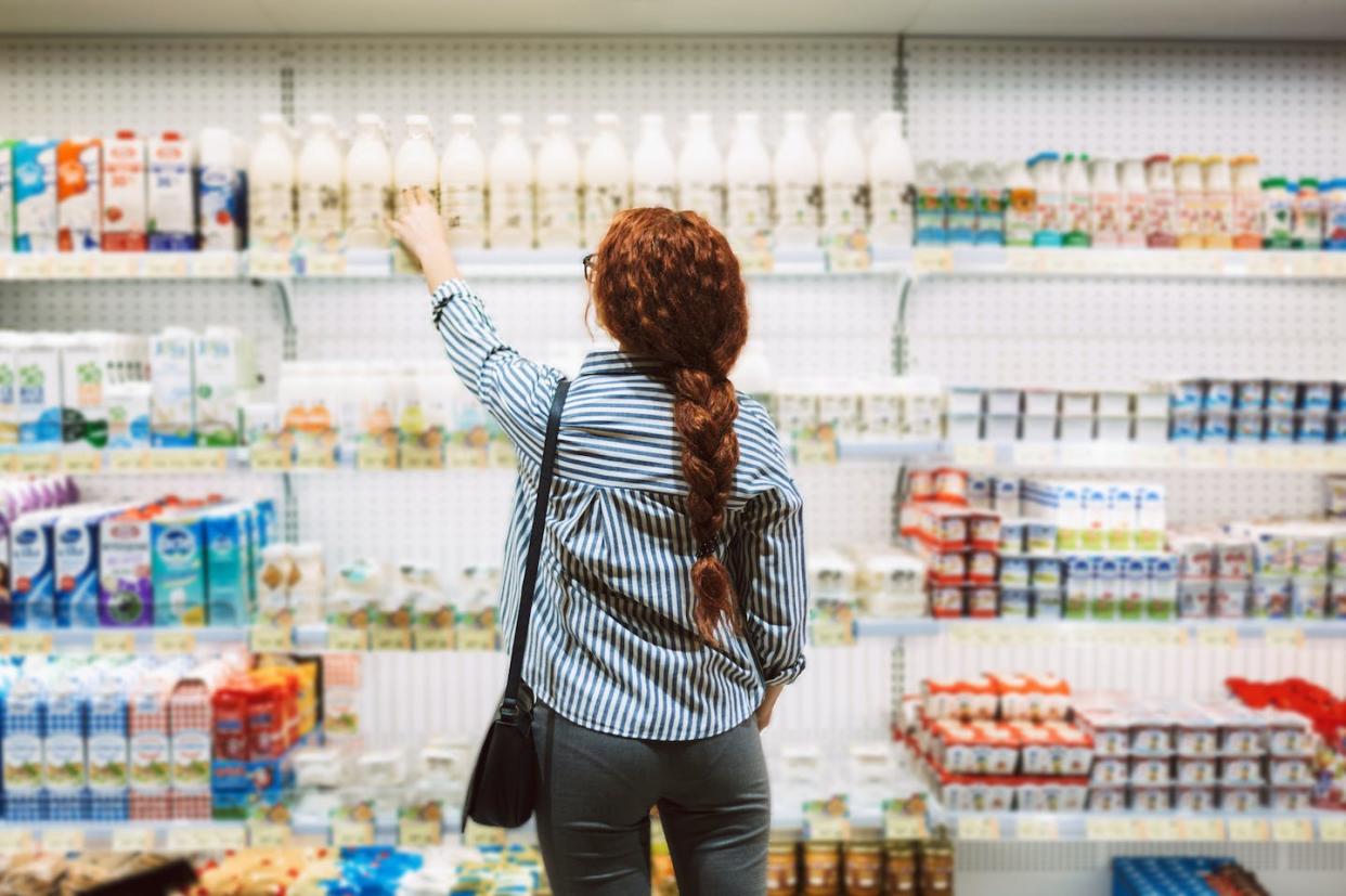 Asymptomatic sensitization may lead people to continue consuming food allergens, causing hidden neurological issues. <a href="https://www.gettyimages.com/detail/photo/young-woman-in-striped-shirt-from-back-choosing-royalty-free-image/1357286617" rel="nofollow noopener" target="_blank" data-ylk="slk:Garetsworkshop/iStock via Getty Images Plus;elm:context_link;itc:0;sec:content-canvas" class="link ">Garetsworkshop/iStock via Getty Images Plus</a>