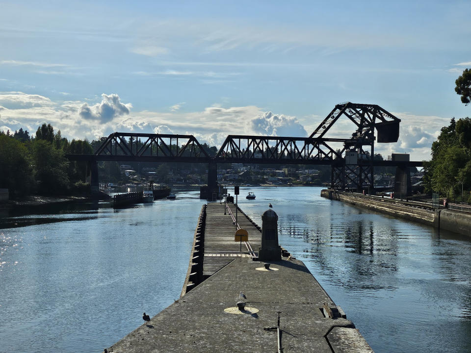 A bridge at 2x zoom