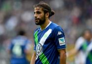 <p>Der VfL Wolfsburg hat sich laut dem „Mirror“ mit dem AC Mailand auf einen Transfer von Ricardo Rodríguez geeinigt. Demnach wechselt der Linksverteidiger für eine Ablösesumme von 18 Millionen Euro in die Serie A. Durch erfolgsabhängige Nachzahlungen könnte diese Summe noch auf 21 Millionen Euro anwachsen. (Getty Images)</p>