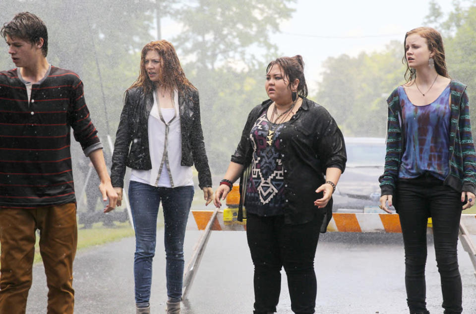 "The Endless Thirst" - When the town begins to run low on water, the residents of Chester's Mill begin to fight for the remaining resources. Meanwhile, Julia discovers a strange connection that two of the town's residents have with the Dome, on "Under the Dome."