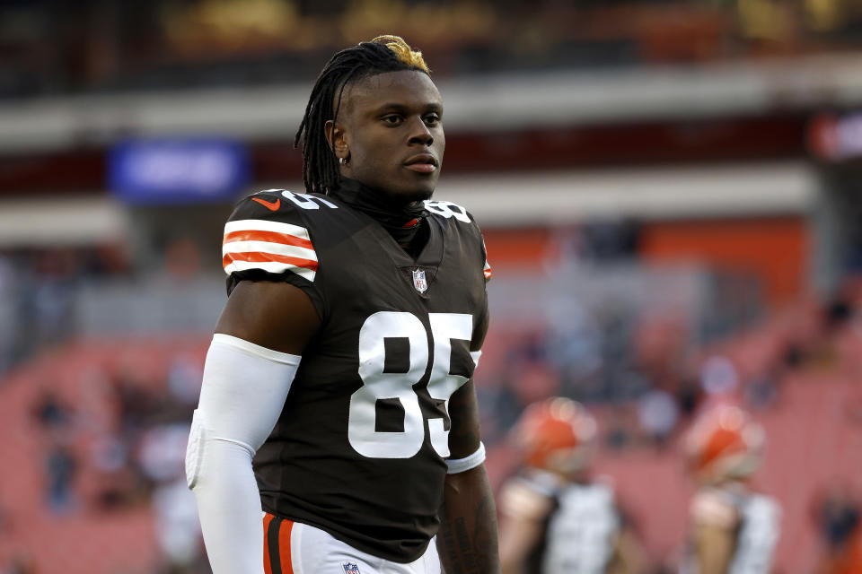 FILE - Cleveland Browns tight end David Njoku (85) warms up prior to the start of an NFL football game against the Las Vegas Raiders, Monday, Dec. 20, 2021, in Cleveland. The Browns have used a franchise tag for next season on tight end David Njoku, preventing him from hitting the free agent market. (AP Photo/Kirk Irwin, File)