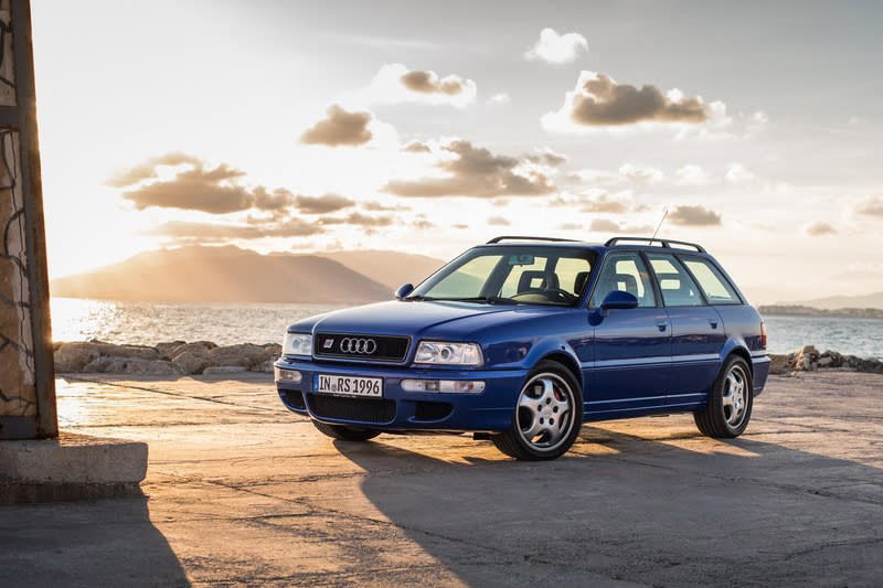 1994年發表的Audi RS2 Avant堪稱「超級旅行車」濫觴，與Porsche合作的渦輪增壓動力更是引人入勝。