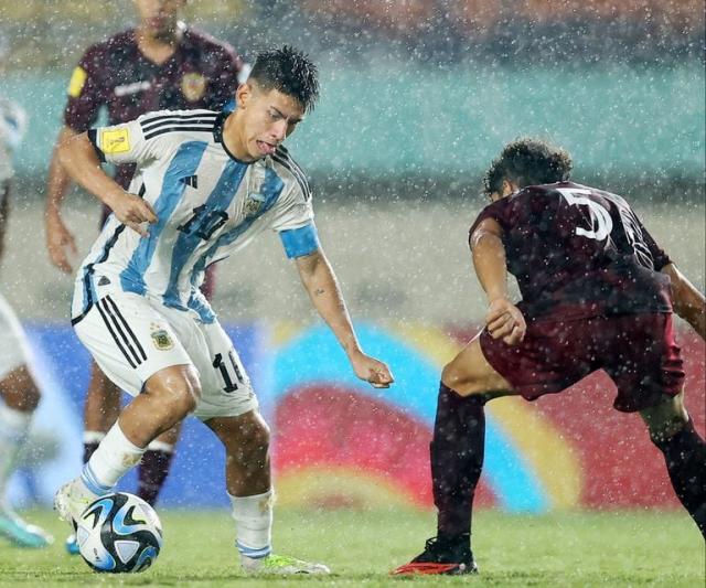 Mundial Sub 17: Argentina venció a Japón con un golazo del Diablito  Echeverri, Los otros festejos fueron de Valentino Acuña y Agustín Ruberto, Página