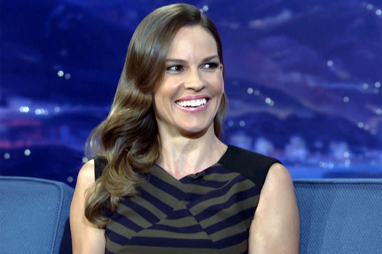 Hillary Swank reveló los motivos por los que decidió ser madre por primera vez a los 48 años