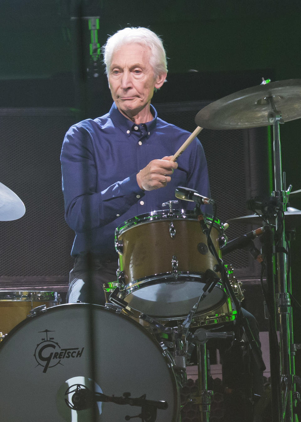 ARCHIVO - Charlie Watts, el baterista de los Rolling Stones, durante un concierto de la banda en Nanterre, a las afueras de París, el 22 de octubre de 2017. Watts murió el martes 24 de agosto de 2021 en un hospital en Londres rodeado por su familia, dijo su publicista, Bernard Doherty. Tenía 80 años. (AP Foto/Michel Euler, Archivo)