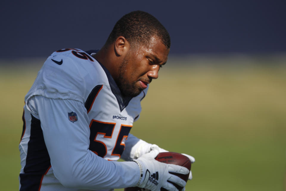 Denver Broncos outside linebacker Bradley Chubb takes part in a drill during a combined NFL training camp with the San Francisco 49ers Saturday, Aug. 17, 2019, at the Broncos' headquarters in Englewood, Colo. (AP Photo/David Zalubowski)