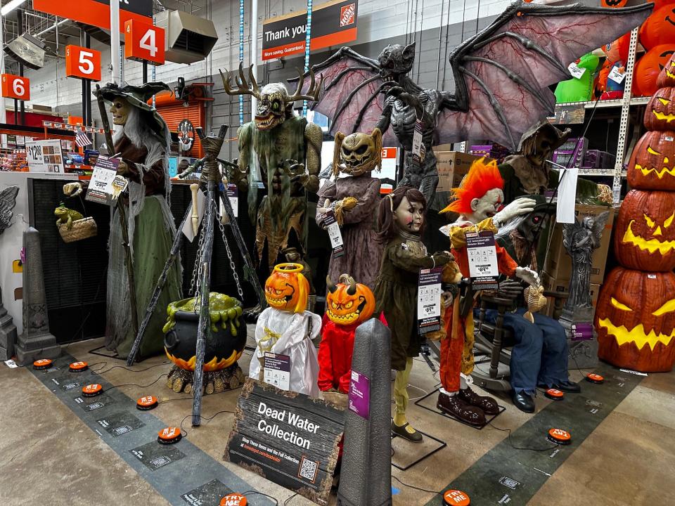 Animatronics at Home Depot on September 12, 2023.