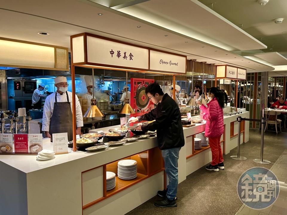 「遠東CAFÉ」每季都會推出特殊的美食活動，讓自助餐檯上的料理，時常有新意。