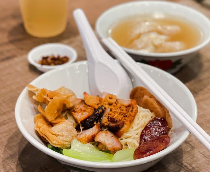 11 affordable noodles spots in ang mo kio - wanton mee closeup