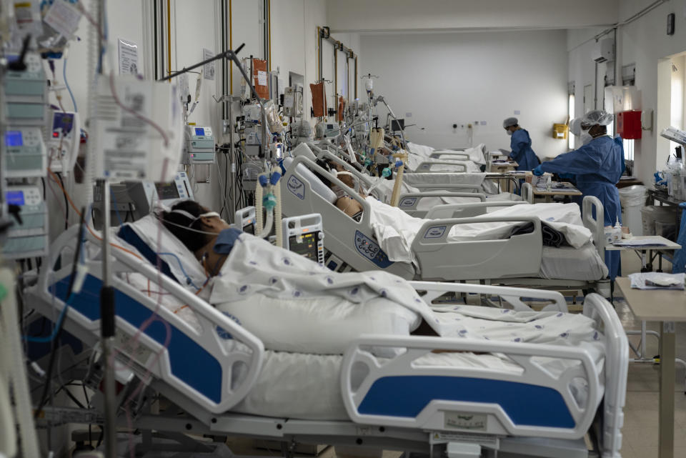 Escalada do coronav&#xed;rus tem esgotado leitos nas UTIs dos hospitais