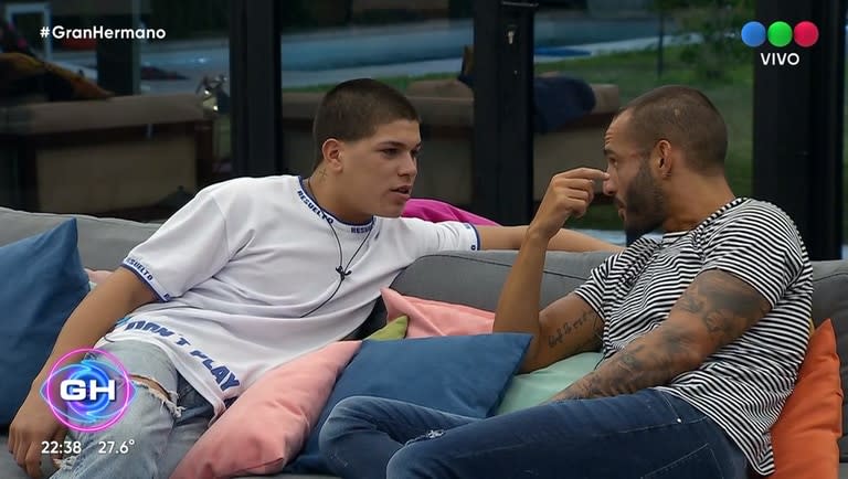 Thiago y Maxi, cara a cara durante la noche del miércoles en la casa de Gran Hermano (Captura de TV)