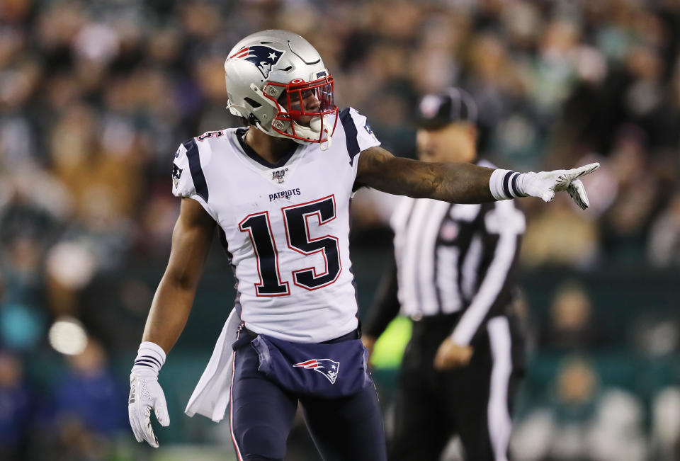 PHILADELPHIA, PENNSYLVANIA - NOVEMBER 17:  N'Keal Harry #15 of the New England Patriots gestures during the first half against the Philadelphia Eagles at Lincoln Financial Field on November 17, 2019 in Philadelphia, Pennsylvania. (Photo by Elsa/Getty Images)