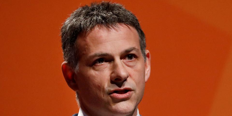 FILE PHOTO: David Einhorn, President of Greenlight Capital, Inc., presents during the 2018 Sohn Investment Conference in New York City, U.S., April 23, 2018. REUTERS/Brendan McDermid/File Photo