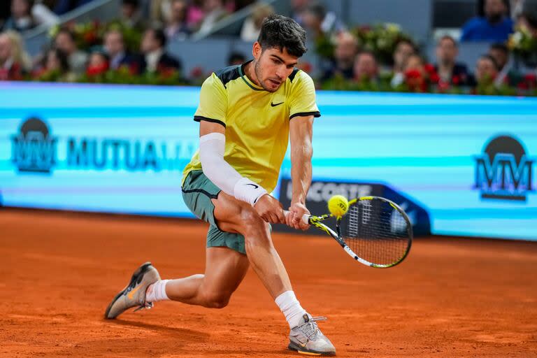 Carlos Alcaraz tiene una deuda pendiente: ganar un Grand Slam en la superficie en la que más cómodo se siente, el polvo de ladrillo