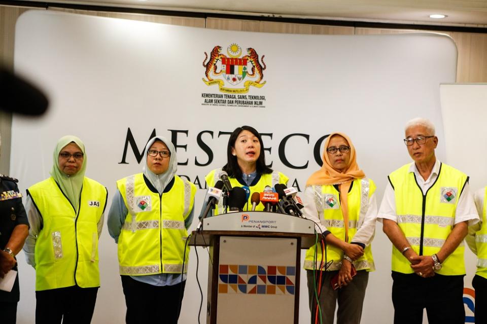 Minister of Energy, Science, Technology, Environment and Climate Change Yeoh Bee Yin (centre) speaks during a press conference after a site visit to the North Butterworth Container Terminal in Penang January 20, 2020.