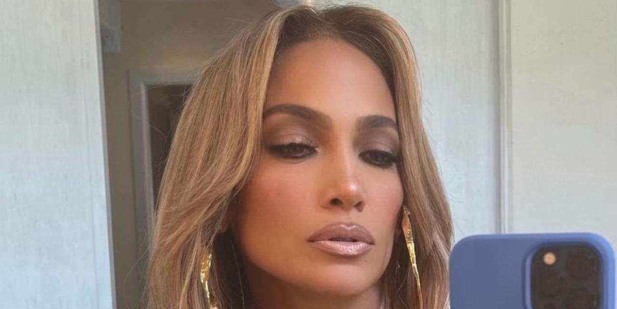 jennifer lopez voluminous bouncy blowout