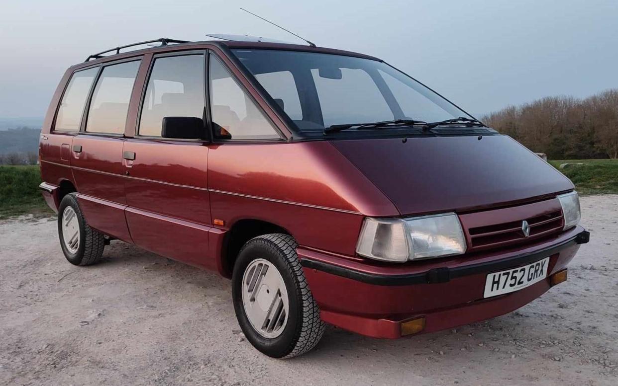 Original Renault Espace on a hillside in Bourdeaux