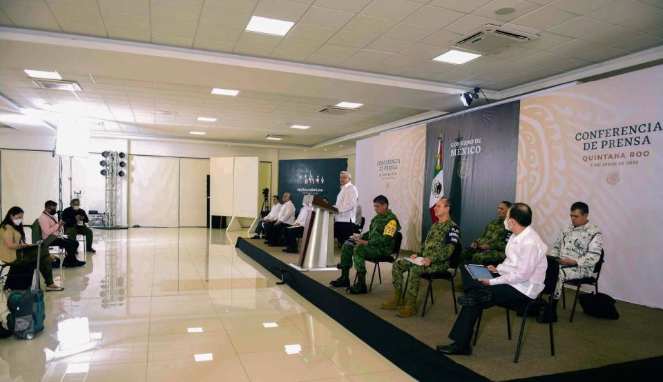 Andrés Manuel López Obrador, Presidente Constitucional de los Estados Unidos Mexicanos en conferencia de prensa matutina. Integrantes del gabinete, lo acompañaron así­ como el gobernador del Estado, Carlos Manuel Joaquín González. FOTO: PRESIDENCIA/CUARTOSCURO.COM