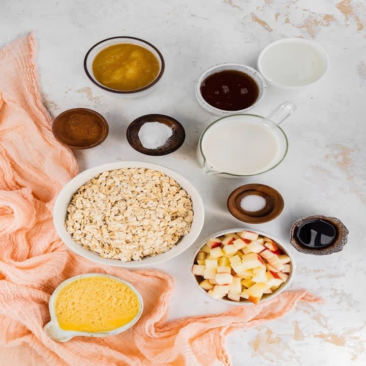 ingredients for apple baked oatmeal