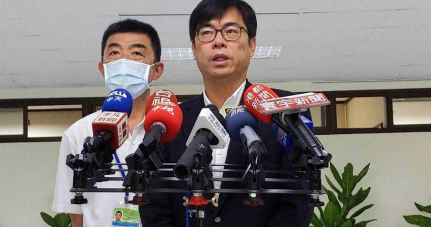 對於鳳山街頭暴力警方的處置，高雄巿長陳其邁23日受訪表示容有檢討。（圖／曹明正攝）