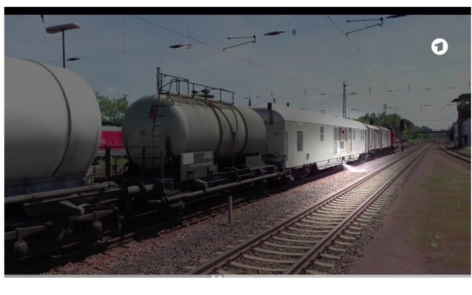 Ein Zug der Deutschen Bahn beim Versprühen von Glyphosat. Foto: Screenshot ARD 