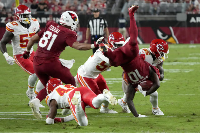 Patrick Mahomes throws a touchdown pass as Kansas City Chiefs roll over  Arizona Cardinals