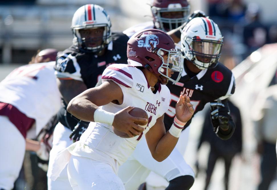 Do Deion Sanders, Jackson State have best football uniforms in SWAC?