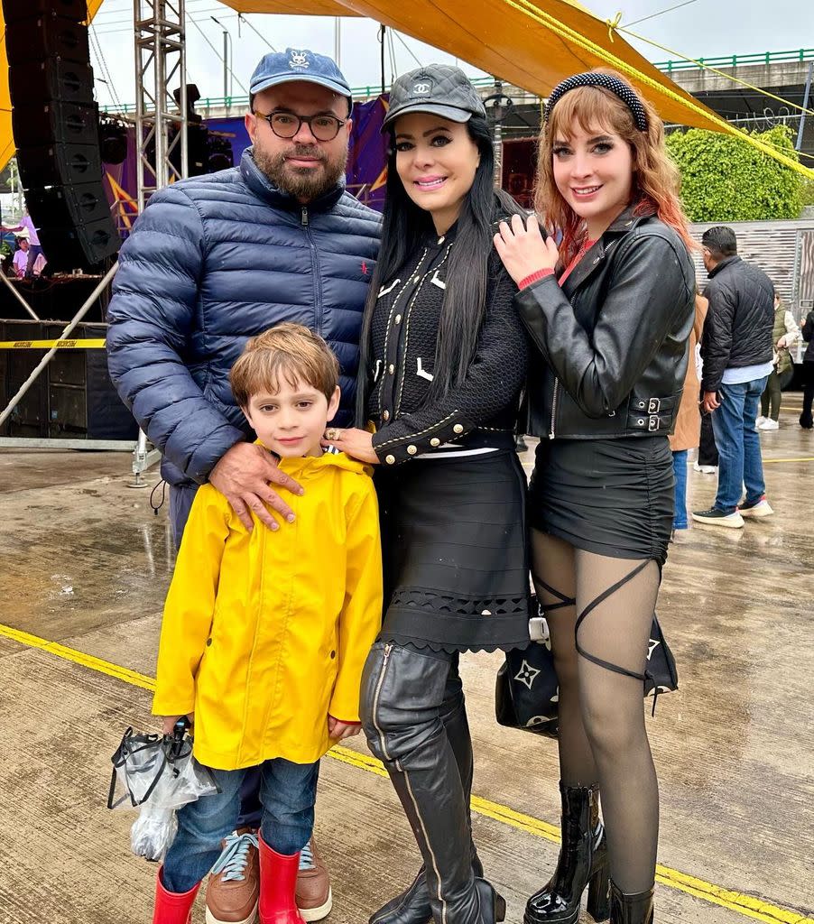 Maribel Guardia y su familia.