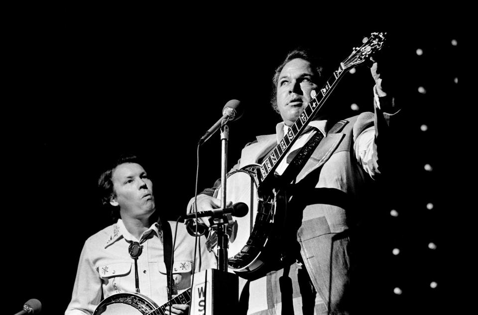 Roy Clark, right, and Buck Trent perform at the Music City Pro-Celebrity Golf Tournament sponsors party at Opryland on Oct. 10, 1974.
