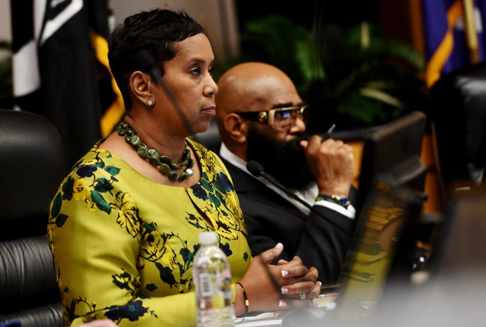 Councilwoman Taylor speaks to Police Chief Wayne Smith, Shreveport activist Craig Lee and LSUS historian Gary Joiner about the Ann Brewster suicide case during a city council work session Monday March 11, 2024.