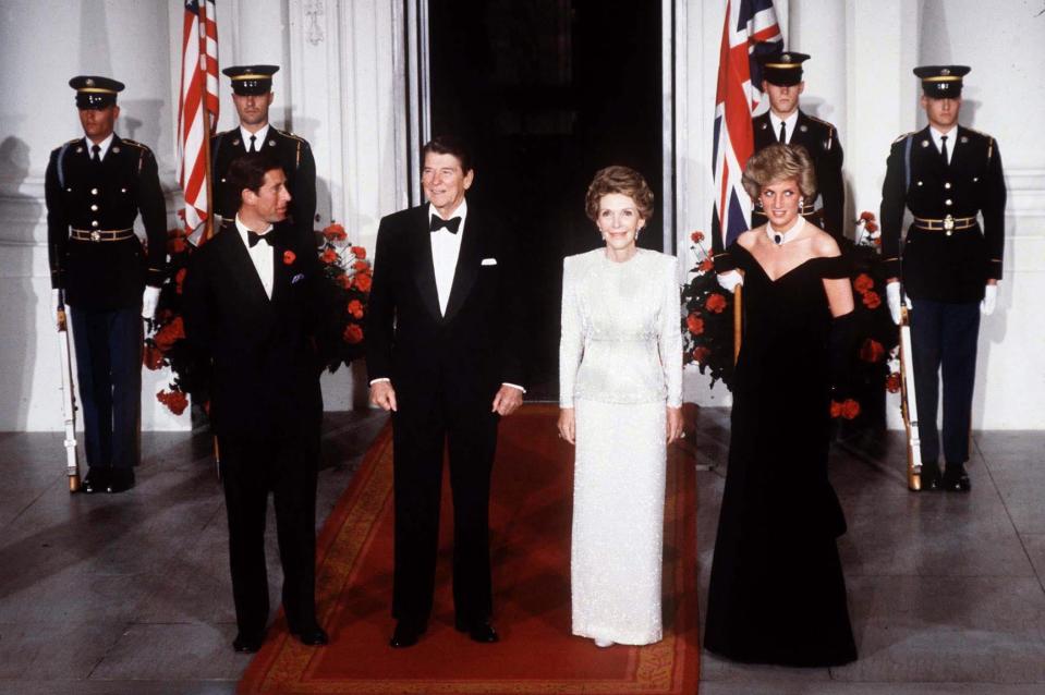 Ronald Reagan and Nancy Reagan welcome Prince Charles and Princess Diana to the White House in 1985