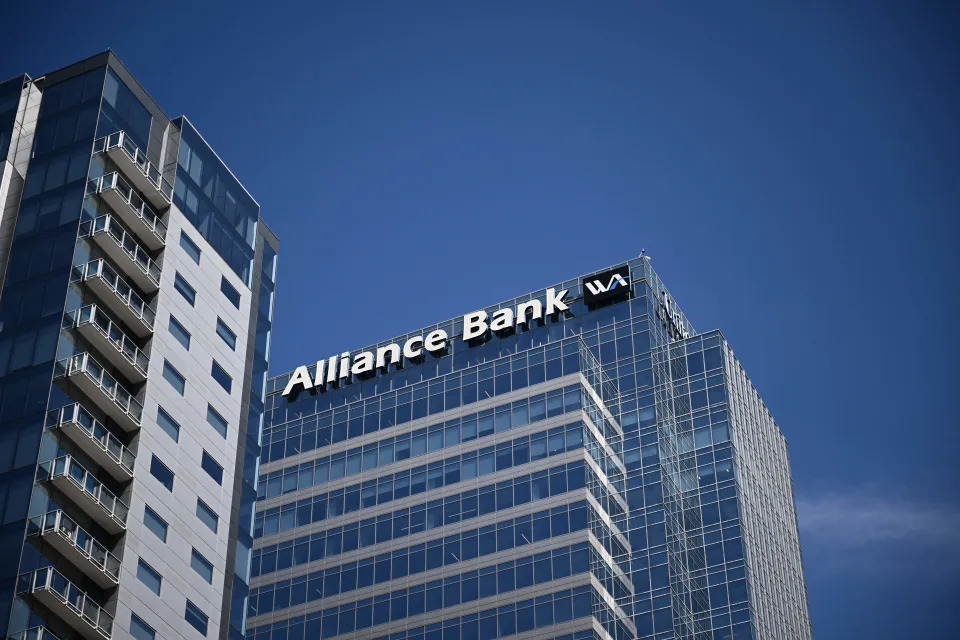 Western Alliance Bank signage is displayed on the Western Alliance Bancorp Headquarters in downtown Phoenix, Arizona, on April 27, 2023. - Shares in leading US banks, including JPMorgan Chase, were down in late morning trading in New York on Tuesday. Meanwhile those in regional banks suffered huge declines. Shares of PacWest Bancorp sank around 35 percent, while Comerica lost 13.6 percent. (Photo by Patrick T. Fallon / AFP) (Photo by PATRICK T. FALLON/AFP via Getty Images)