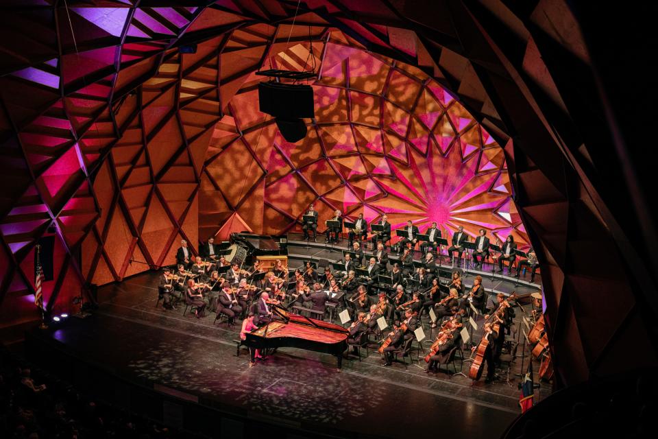 Amarillo Symphony is honoring first responders and veterans with its Heroes Night of the Happy Holiday Pops Concert, to be held Friday evening at the Globe-News Center for he Performing Arts.