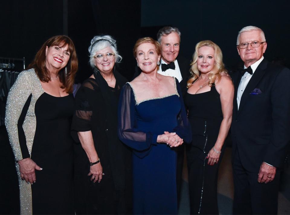 Julie Andrews, Debbie Turner, Angela Cartwright, Nicholas Hammond, Kym Karath, Duane Chase 