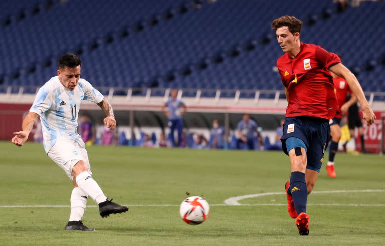 La definición de Barco se irá apenas desviada, en una de las situaciones de gol de la Argentina en el primer tiempo