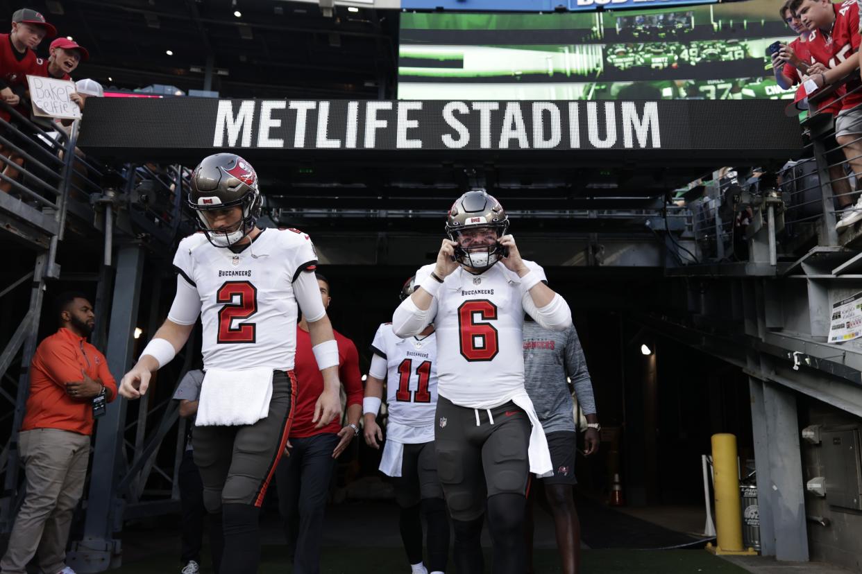 Los quarterbacks Baker Mayfield y Kyle Trask batallaron por la titularidad en los Tampa Bay Buccaneers. (AP Photo/Adam Hunger)