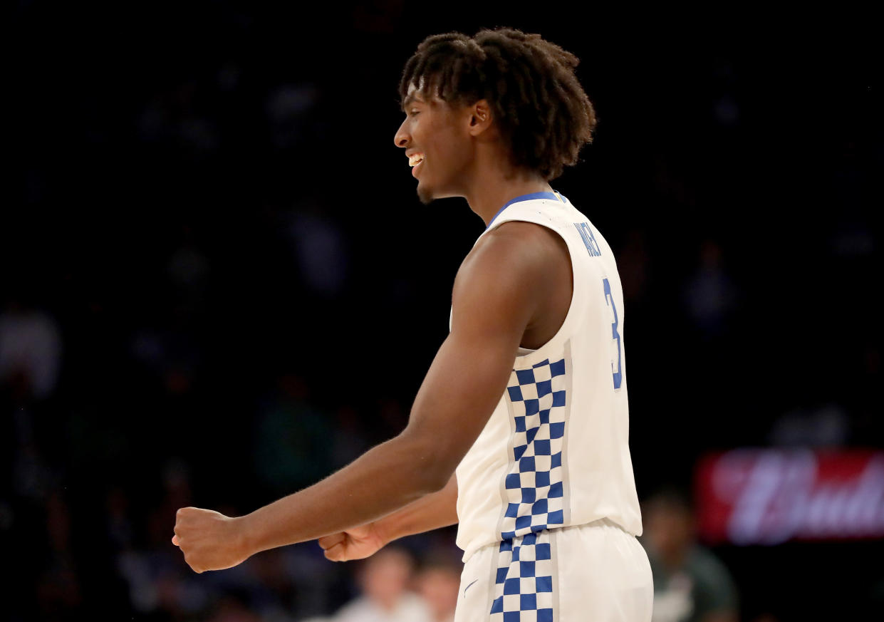 NEW YORK, NEW YORK - NOVEMBER 05: Tyrese Maxey #3 of the Kentucky Wildcats celebrates the win over the Michigan State Spartans during the State Farm Champions Classic at Madison Square Garden on November 05, 2019 in New York City.Duke Blue Devils defeated the Kansas Jayhawks 68-66. (Photo by Elsa/Getty Images)