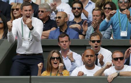 Britain Tennis - Wimbledon - All England Lawn Tennis & Croquet Club, Wimbledon, England - 10/7/16 Great Britain's Andy Murray's wife Kim and his team celebrate during his mens singles final match against Canada's Milos Raonic REUTERS/Andrew Couldridge