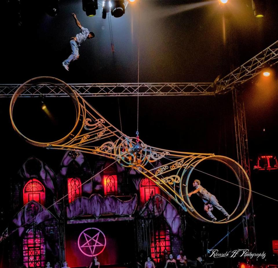 Cast members Sonny Gartner and Yuzbriner Carvajal on the Wheel of Death during Paranormal Cirque, an R-rated horror-themed circus show. Ricardo Herrera/Courtesy: Paranormal Cirque