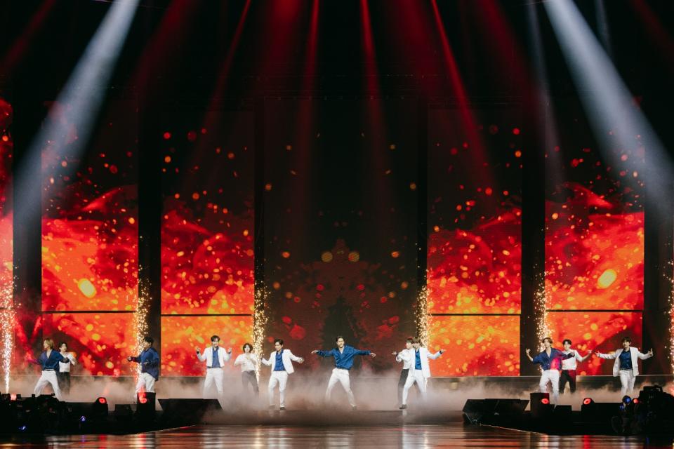 「Super Junior」最後在〈Miracle〉的歌聲中為2天演出劃下完美句點。讀者提供