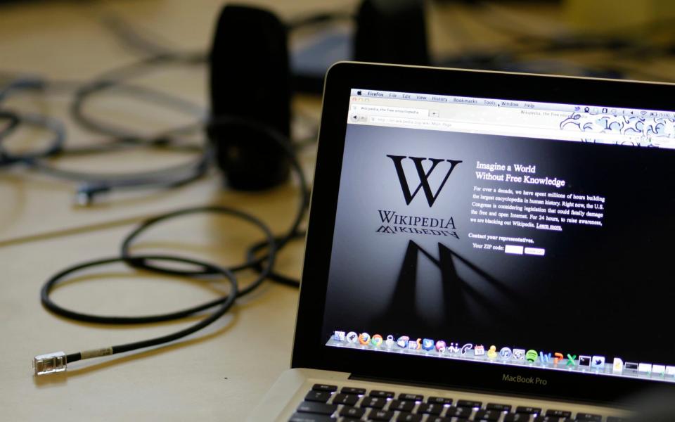 Wikipedia on a web browser - AP