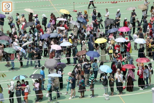 港府要求全港37萬外傭在本月9日前需完成強制檢測。